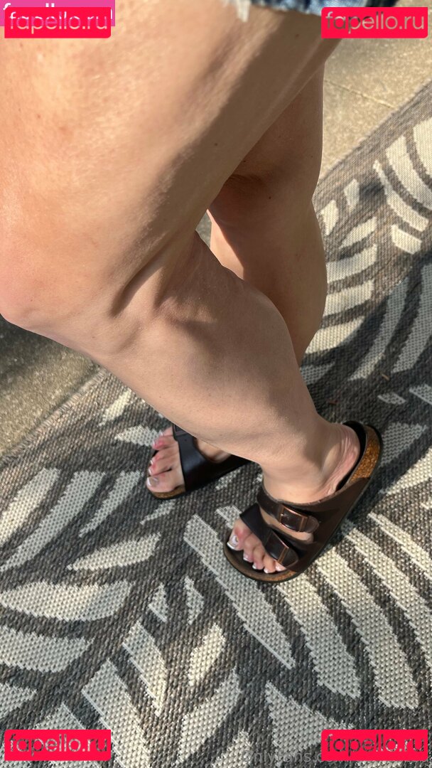 de-feeted Nude Onlyfans Photo 14