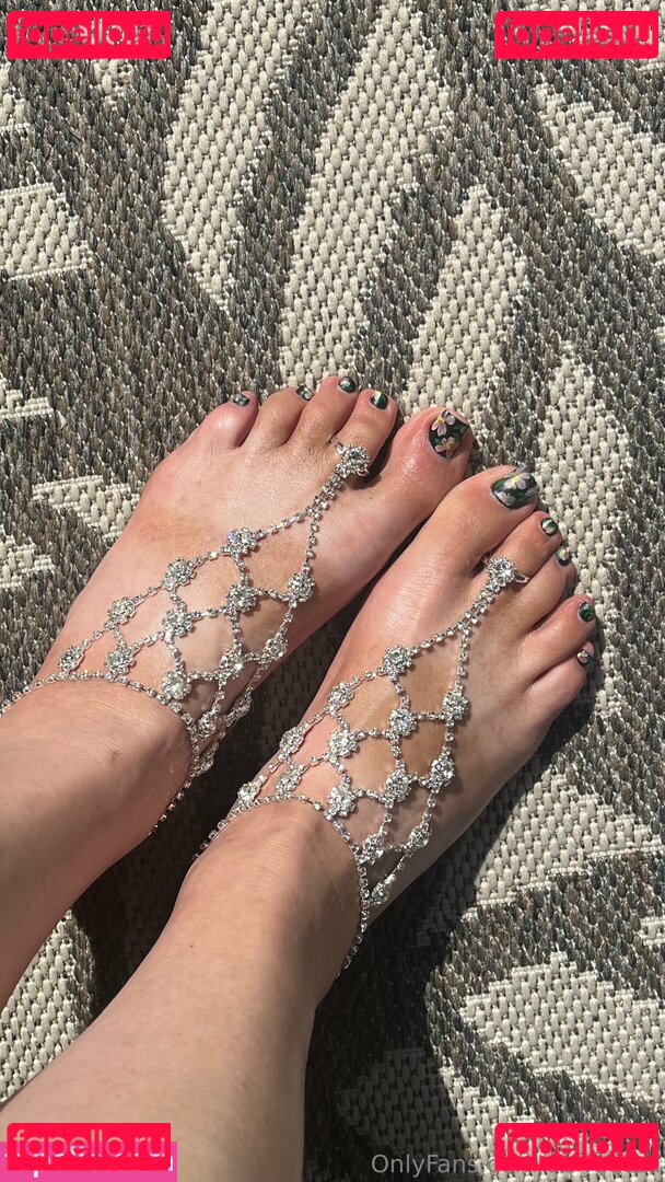 de-feeted Nude Onlyfans Photo 12