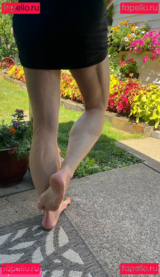 de-feeted Nude Onlyfans Photo 6