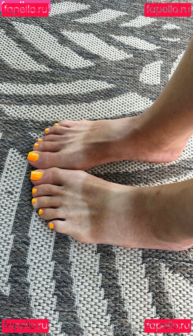 de-feeted Nude Onlyfans Photo 3