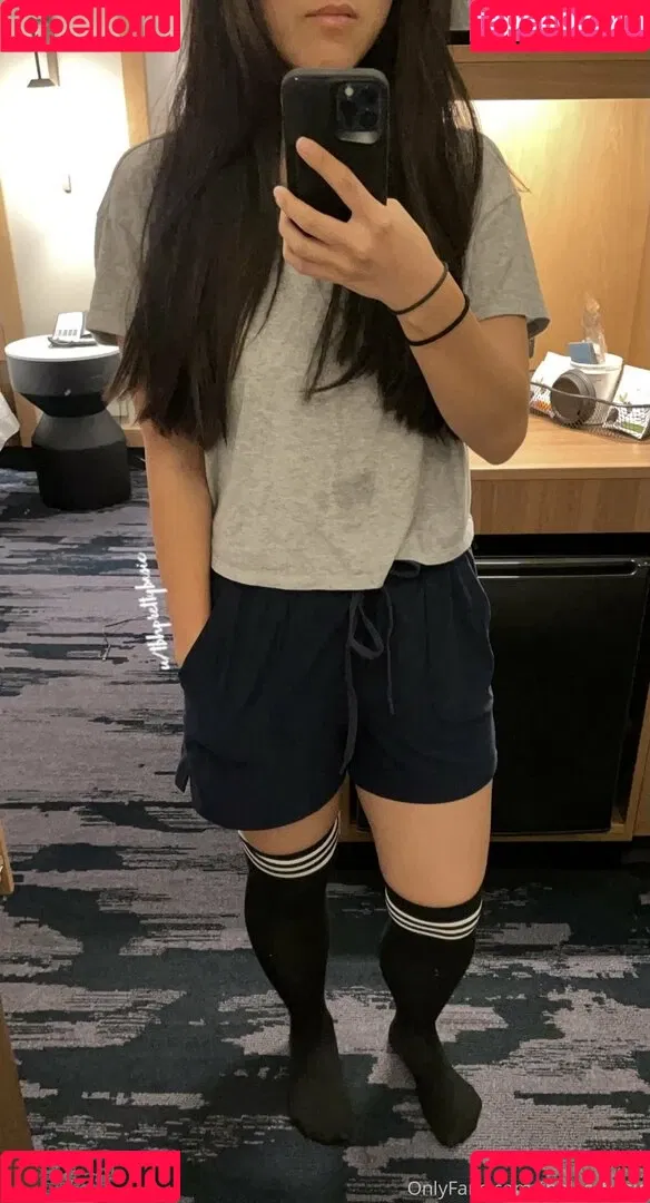 tbhlessbasic Onlyfans Photo Gallery 