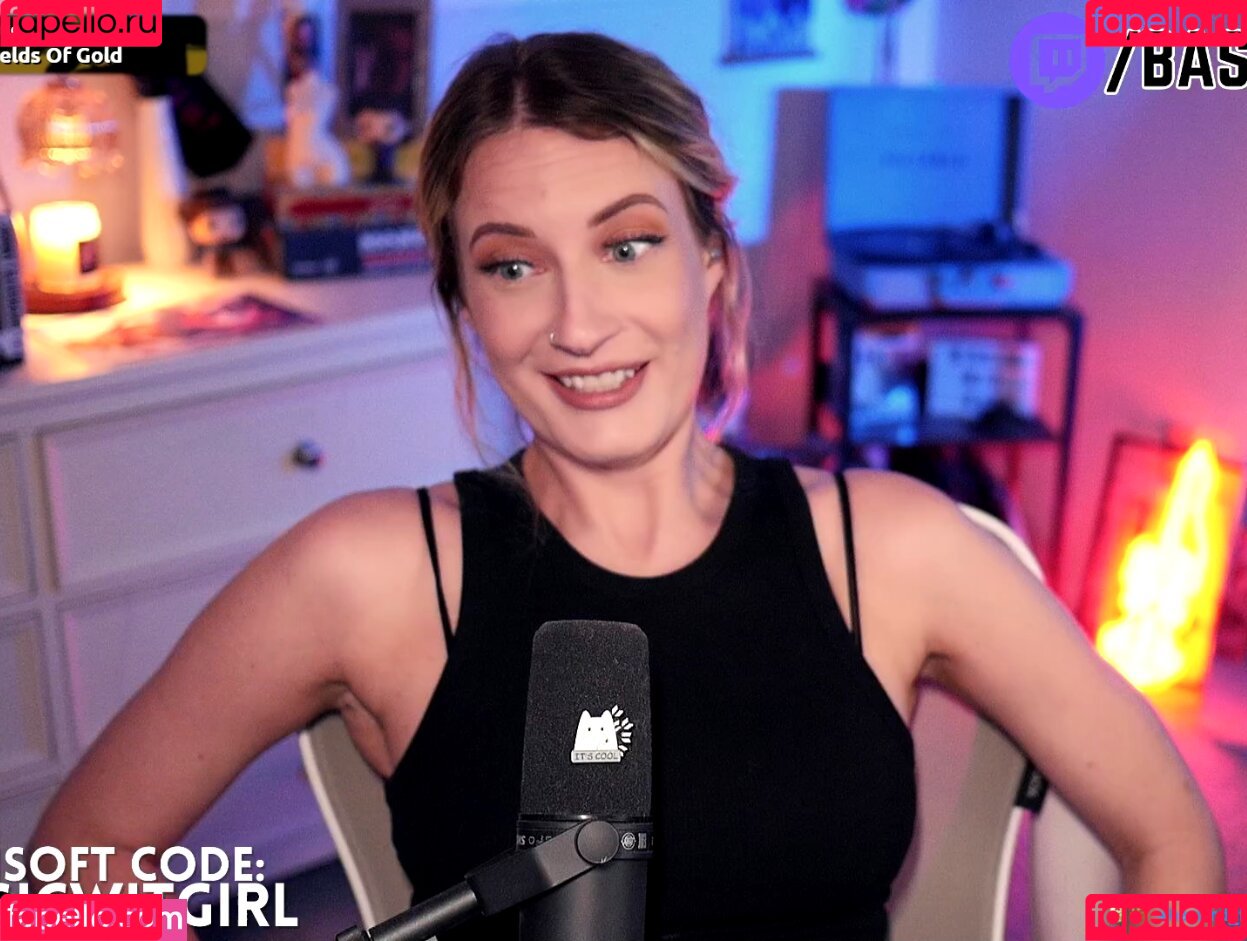 tbhlessbasic Onlyfans Photo Gallery 