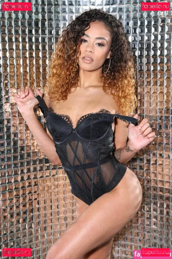 Scarlit Scandal Onlyfans Photo Gallery 