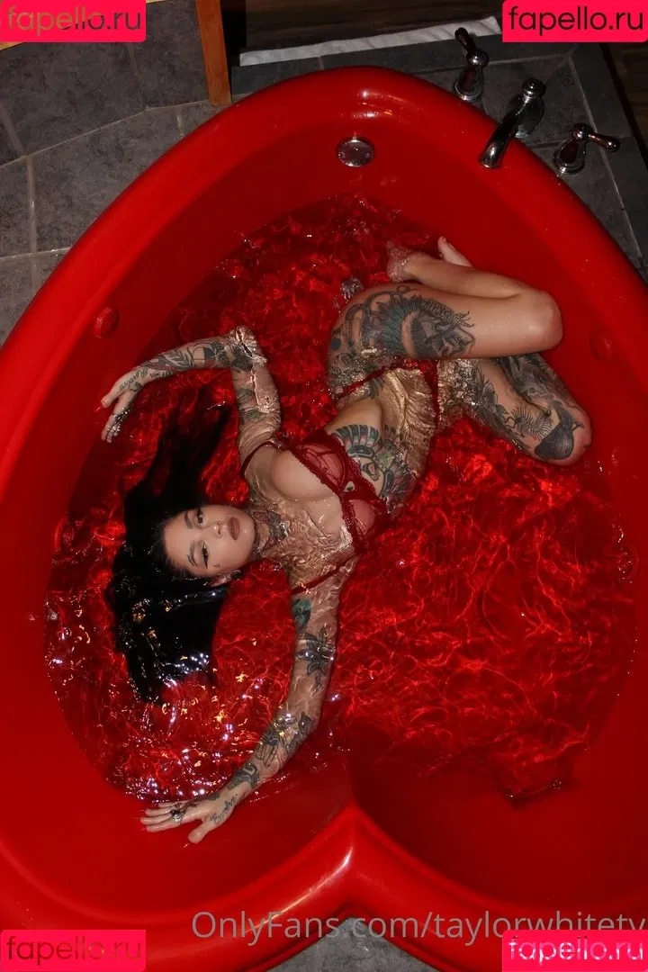 Taylor White Onlyfans Photo Gallery 