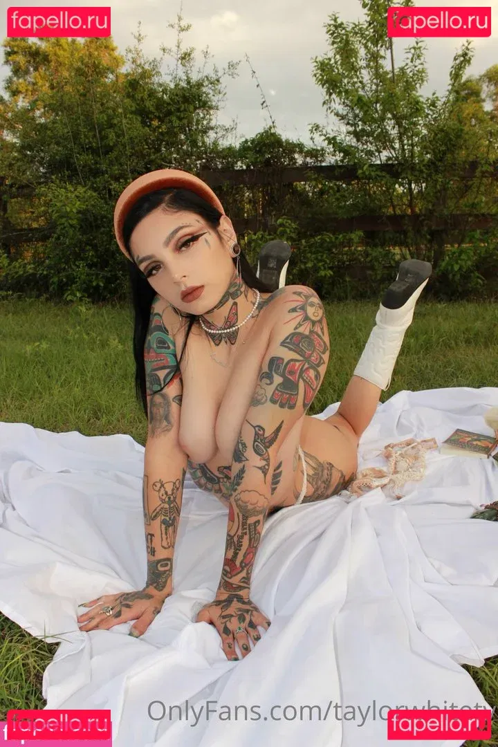 Taylor White Onlyfans Photo Gallery 