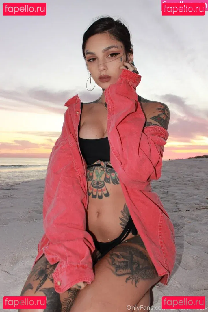 Taylor White Onlyfans Photo Gallery 