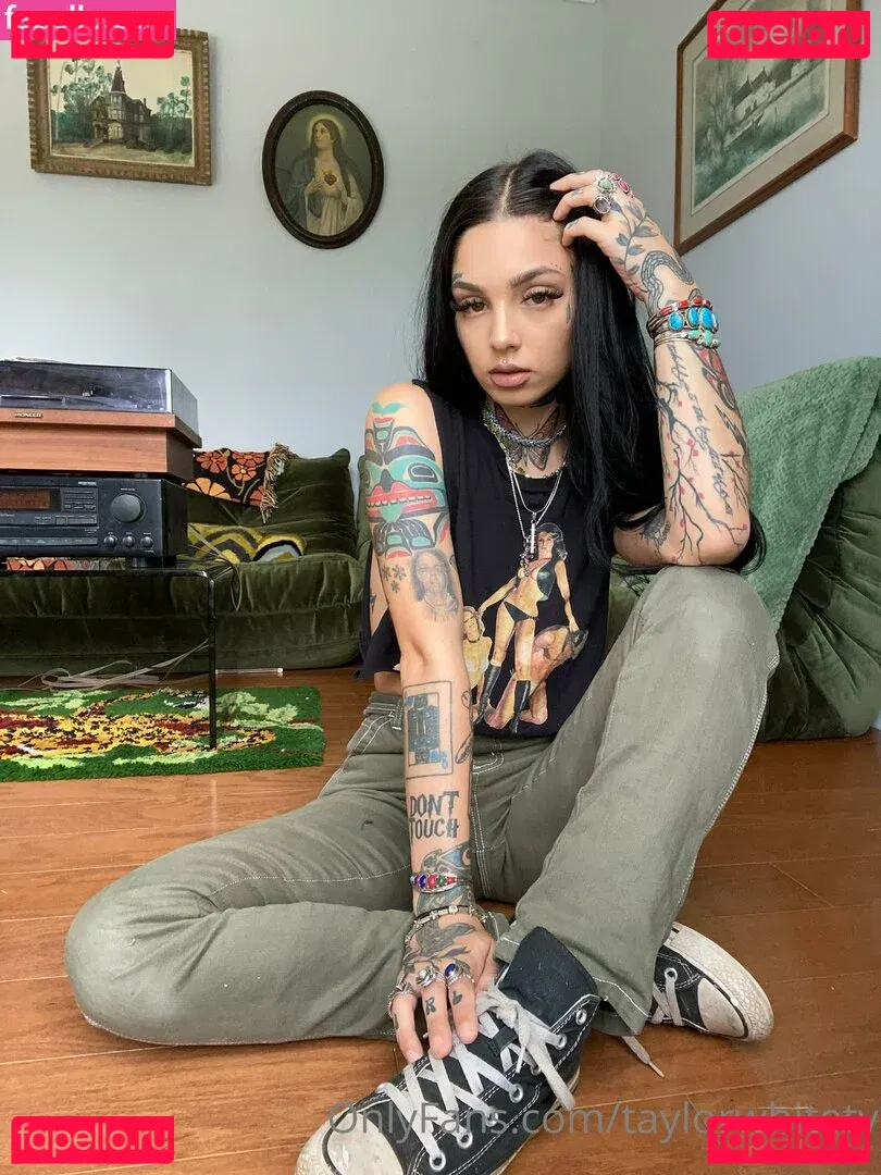 Taylor White Onlyfans Photo Gallery 