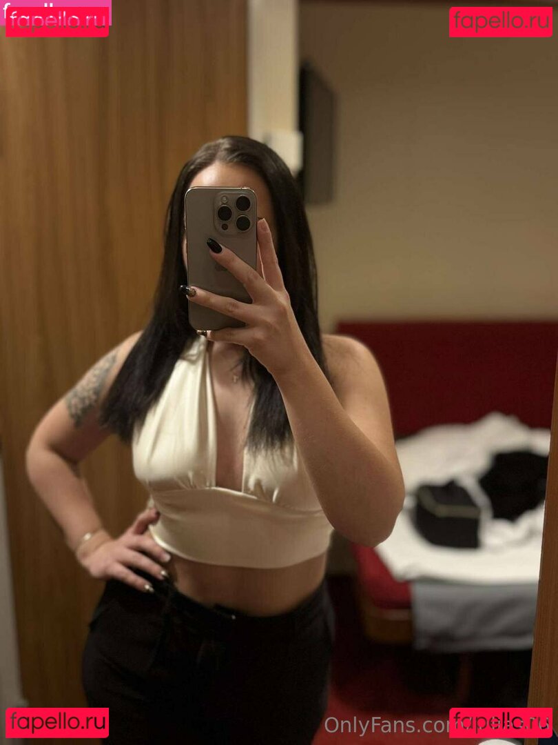 julias06 Nude Onlyfans Photo 4