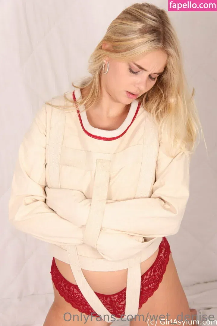 Wet Denise Onlyfans Photo Gallery 