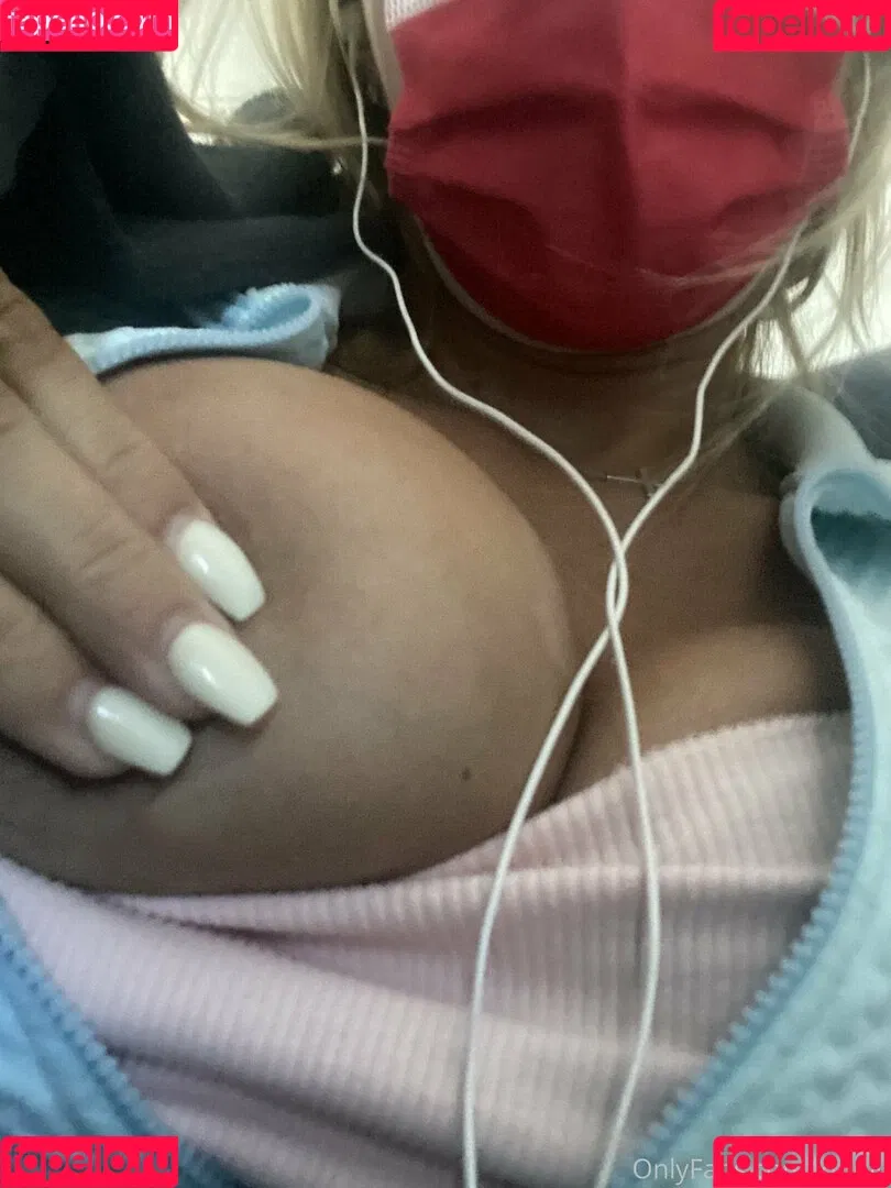 kindly Onlyfans Photo Gallery 