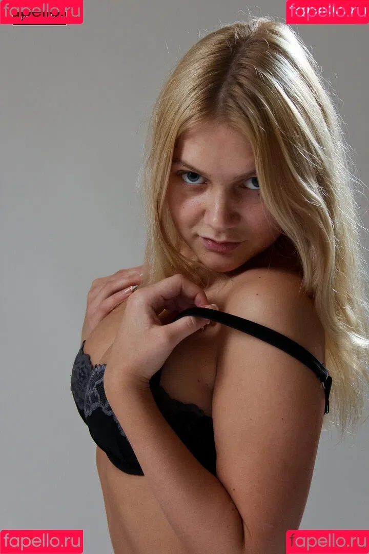 CharmModels Onlyfans Photo Gallery 