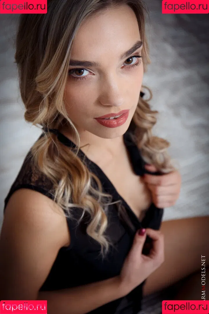 CharmModels Onlyfans Photo Gallery 