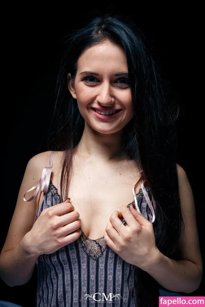 CharmModels Onlyfans Photo Gallery 