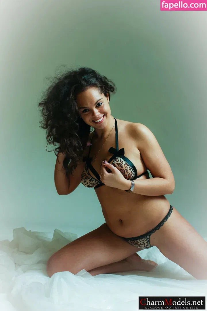 CharmModels Onlyfans Photo Gallery 