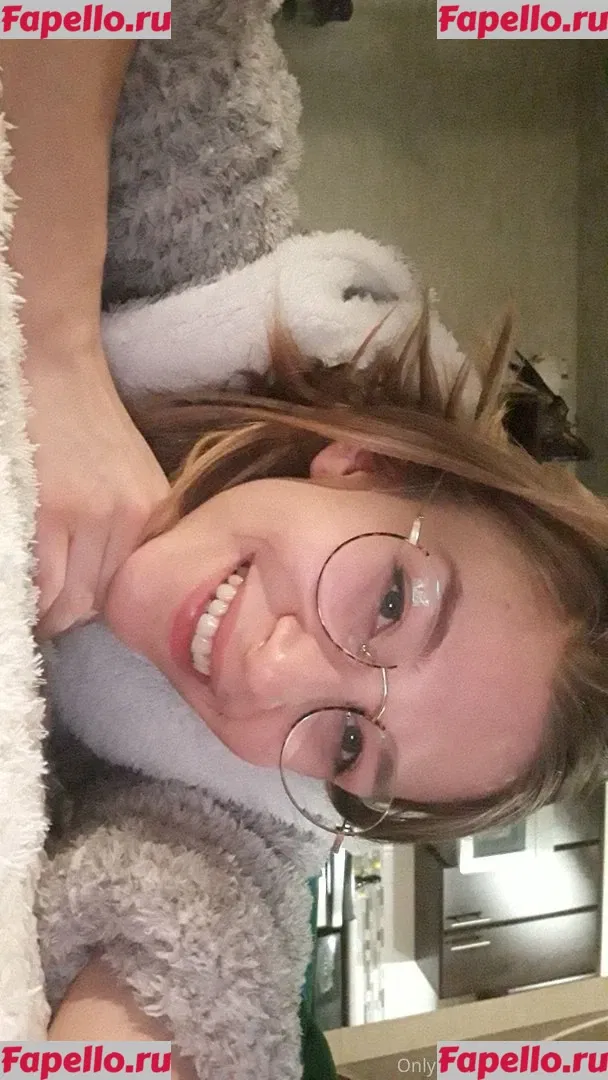 Vivid_Whit Onlyfans Photo Gallery 