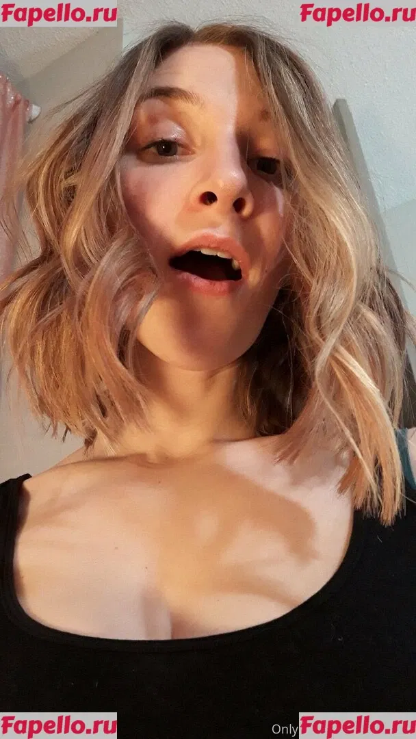Vivid_Whit Onlyfans Photo Gallery 