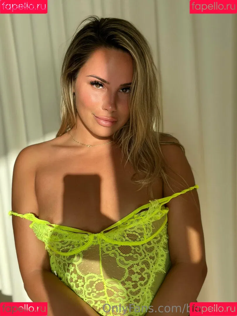 belllexox Onlyfans Photo Gallery 