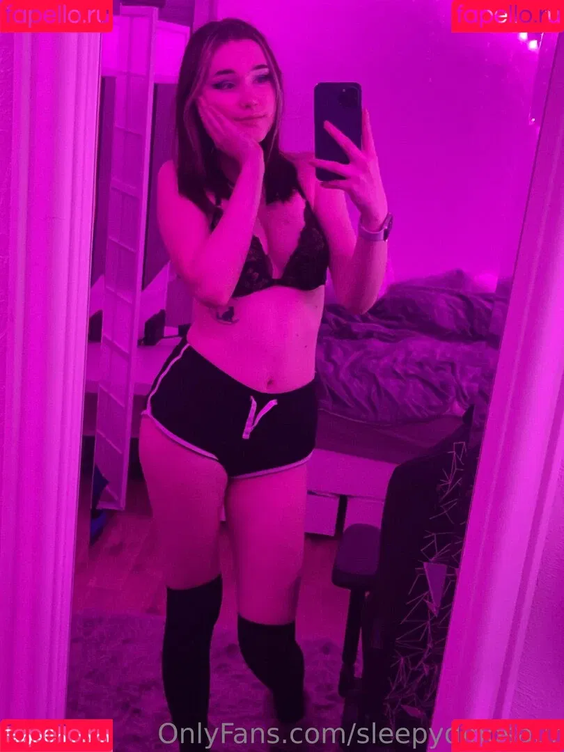 SleepyDinosaur Onlyfans Photo Gallery 