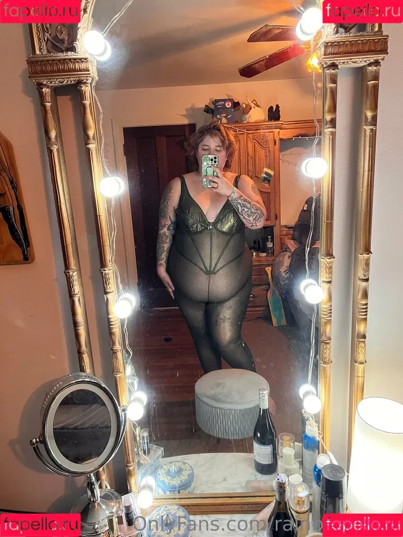 rainbowbelli Onlyfans Photo Gallery 
