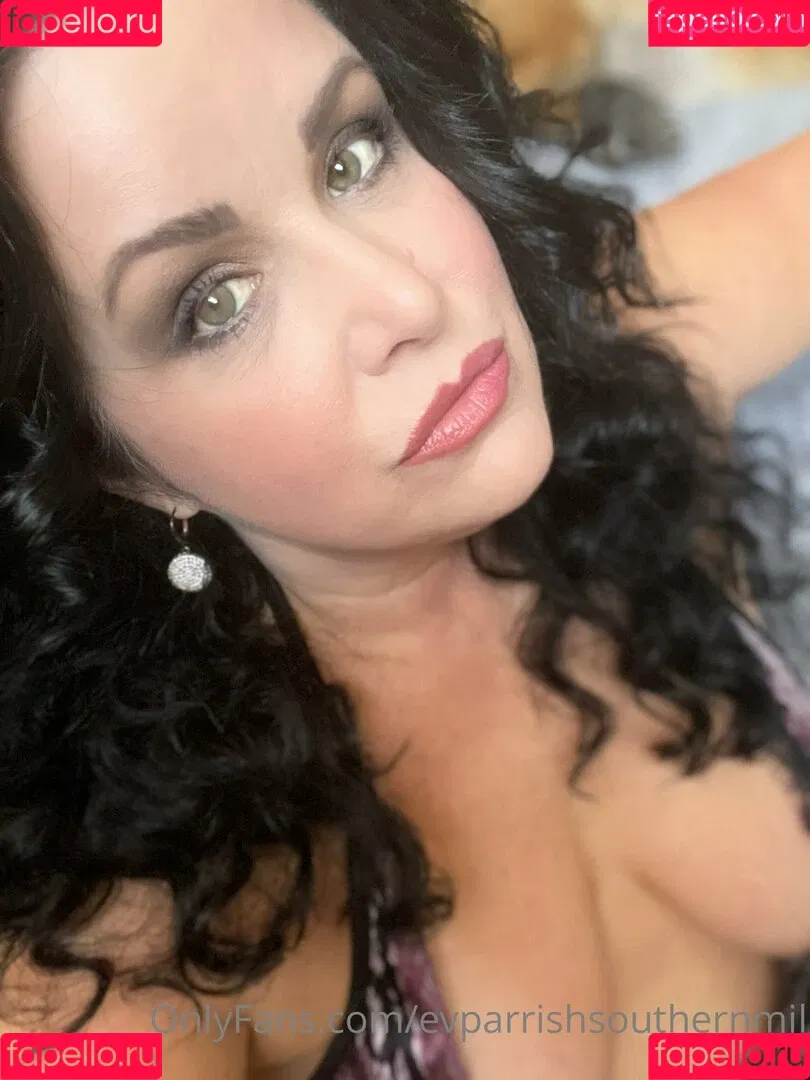 evparrishsouthernmil Onlyfans Photo Gallery 