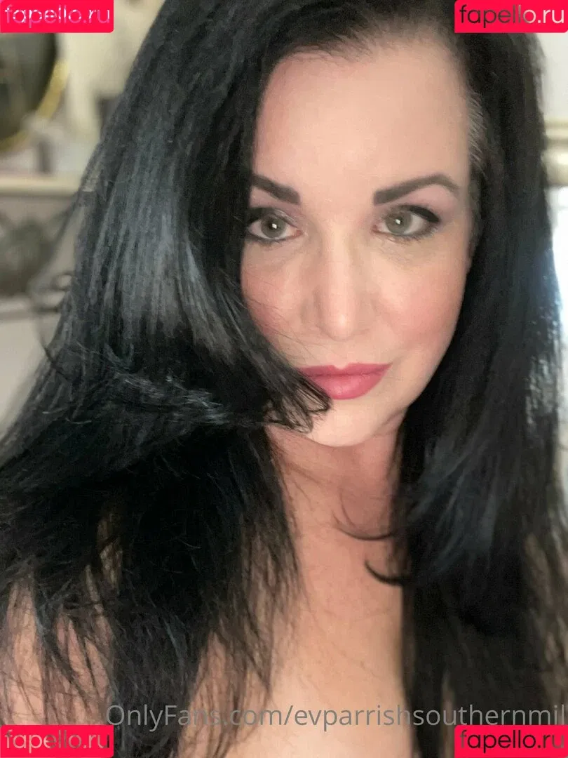 evparrishsouthernmil Onlyfans Photo Gallery 
