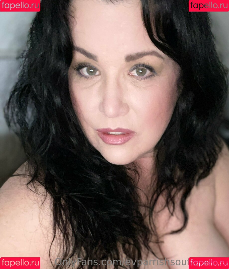 evparrishsouthernmil Onlyfans Photo Gallery 