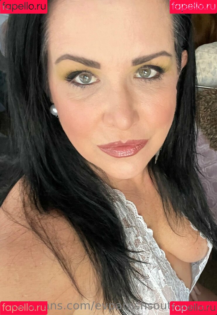 evparrishsouthernmil Onlyfans Photo Gallery 