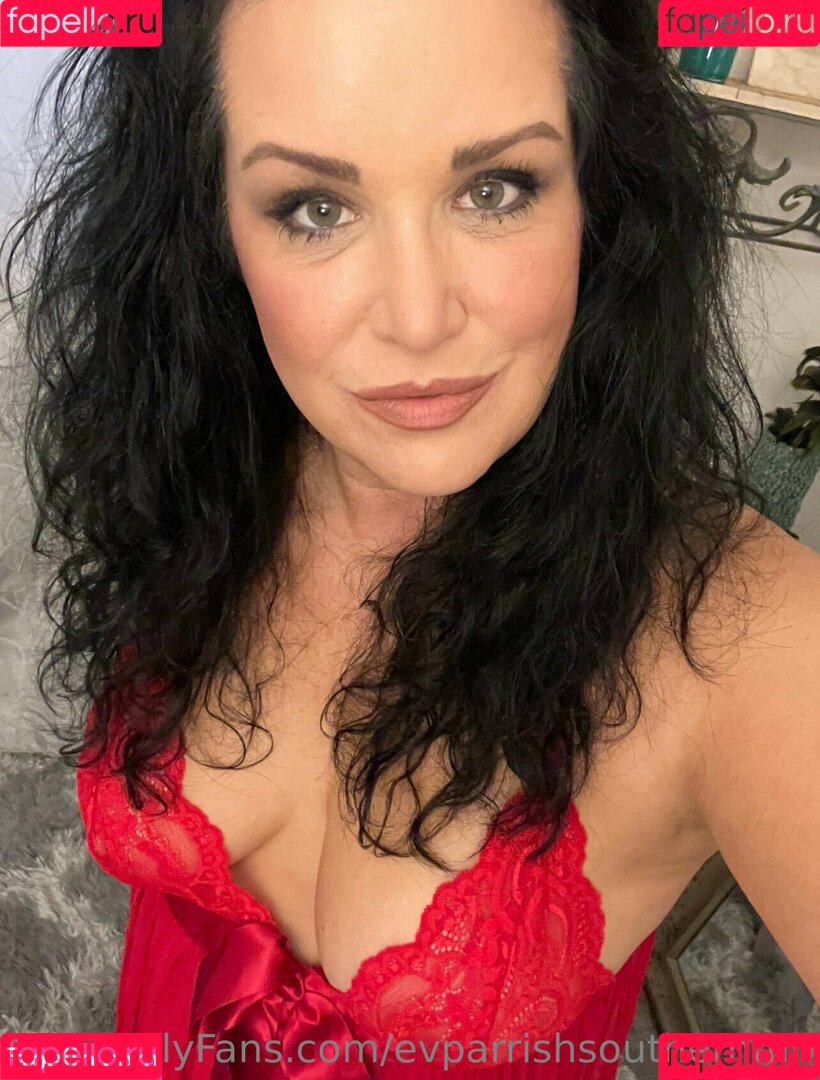 evparrishsouthernmil Onlyfans Photo Gallery 