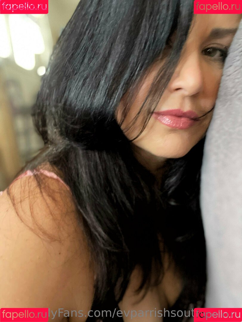 evparrishsouthernmil Onlyfans Photo Gallery 