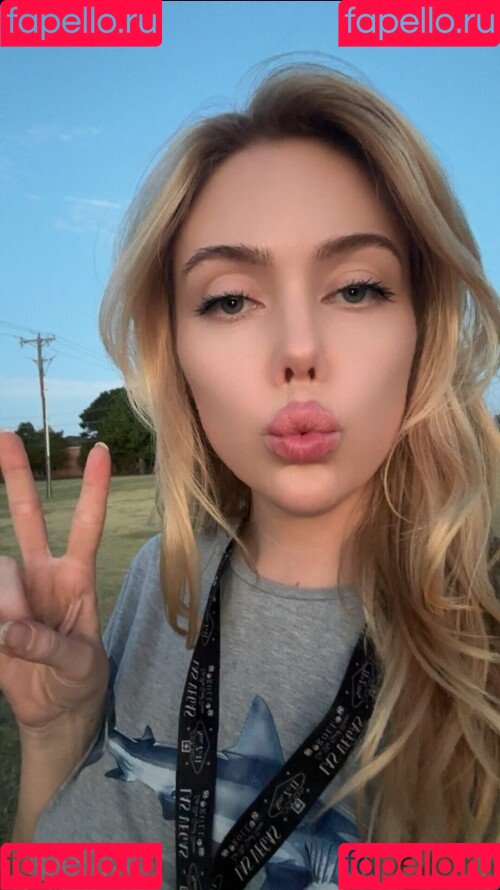 Della Dreams Onlyfans Photo Gallery 