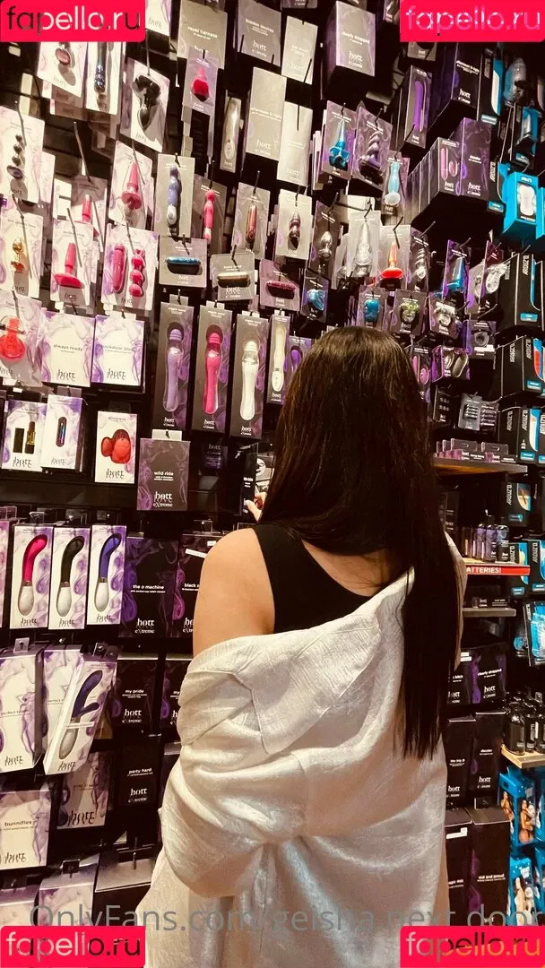 geisha.next.door Onlyfans Photo Gallery 