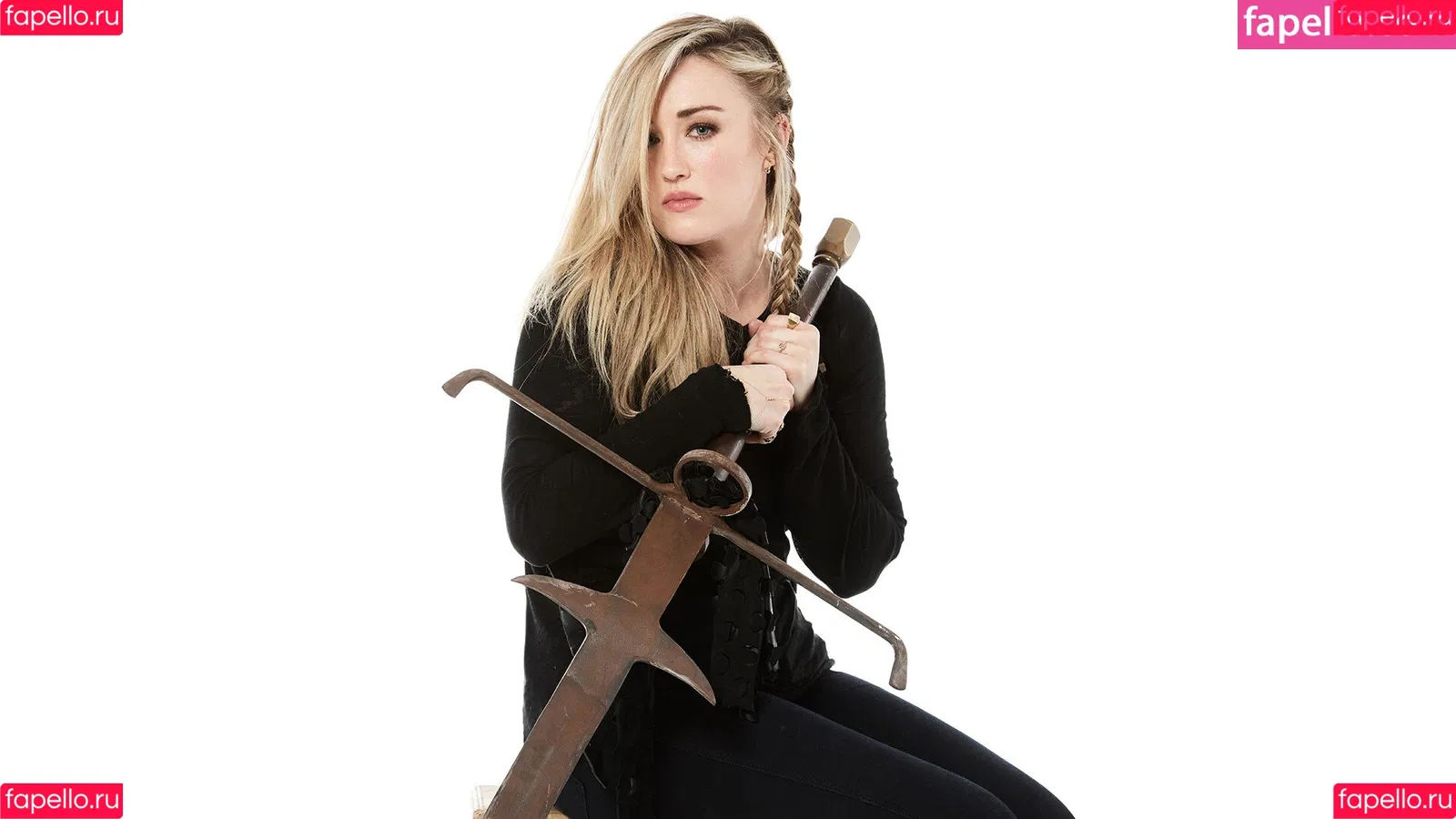 Ashley Johnson Onlyfans Photo Gallery 