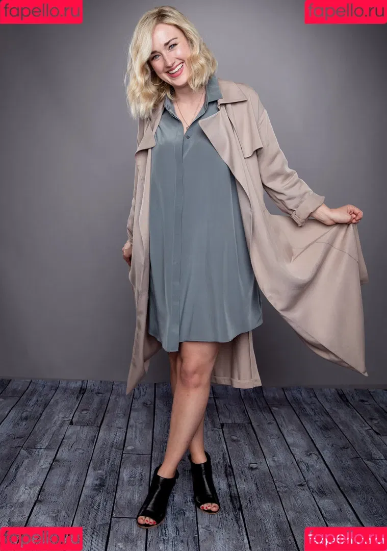 Ashley Johnson Onlyfans Photo Gallery 