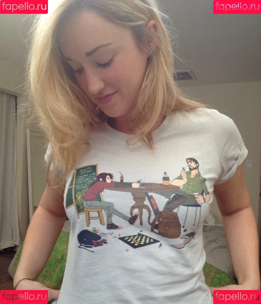 Ashley Johnson Onlyfans Photo Gallery 