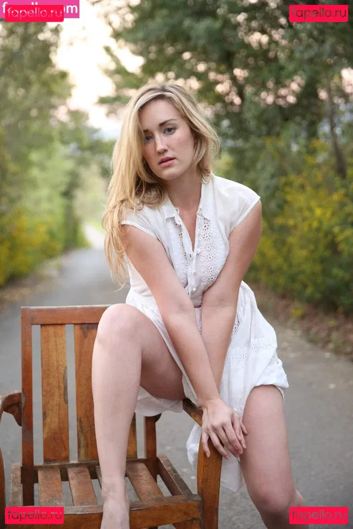 Ashley Johnson Onlyfans Photo Gallery 