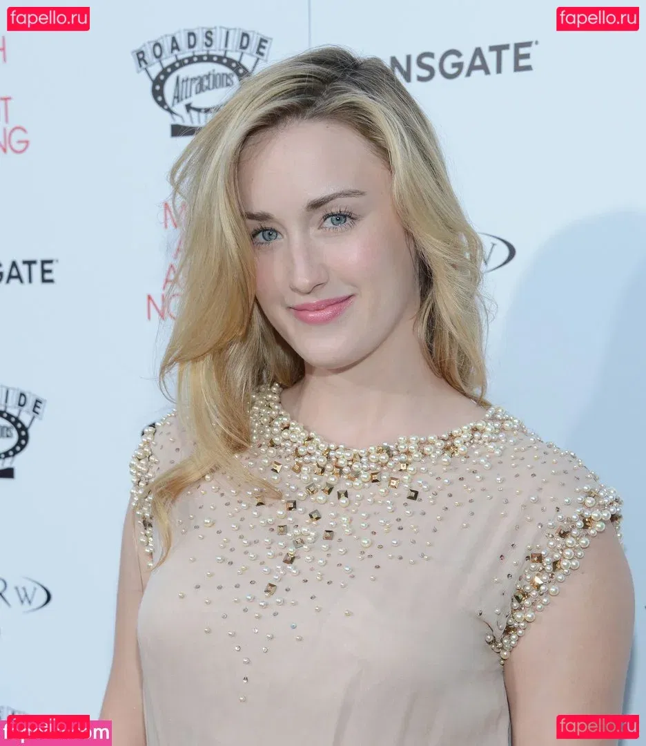 Ashley Johnson Onlyfans Photo Gallery 