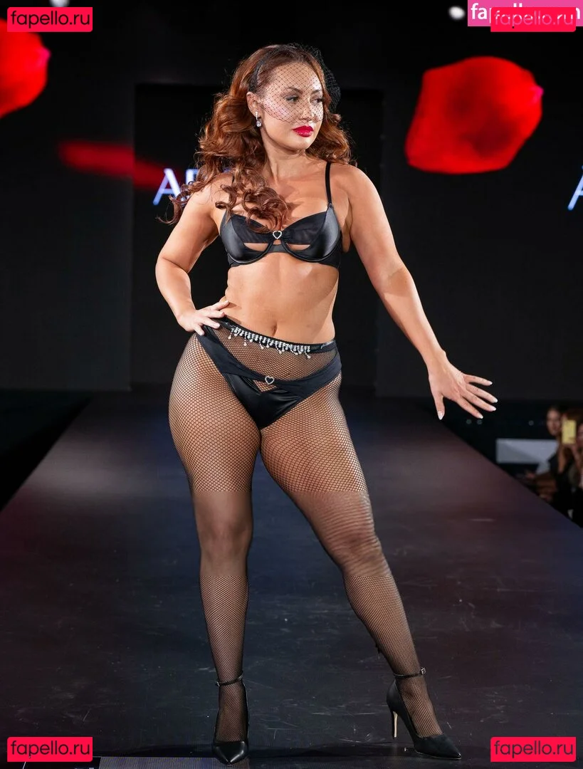 Francia Raisa Onlyfans Photo Gallery 