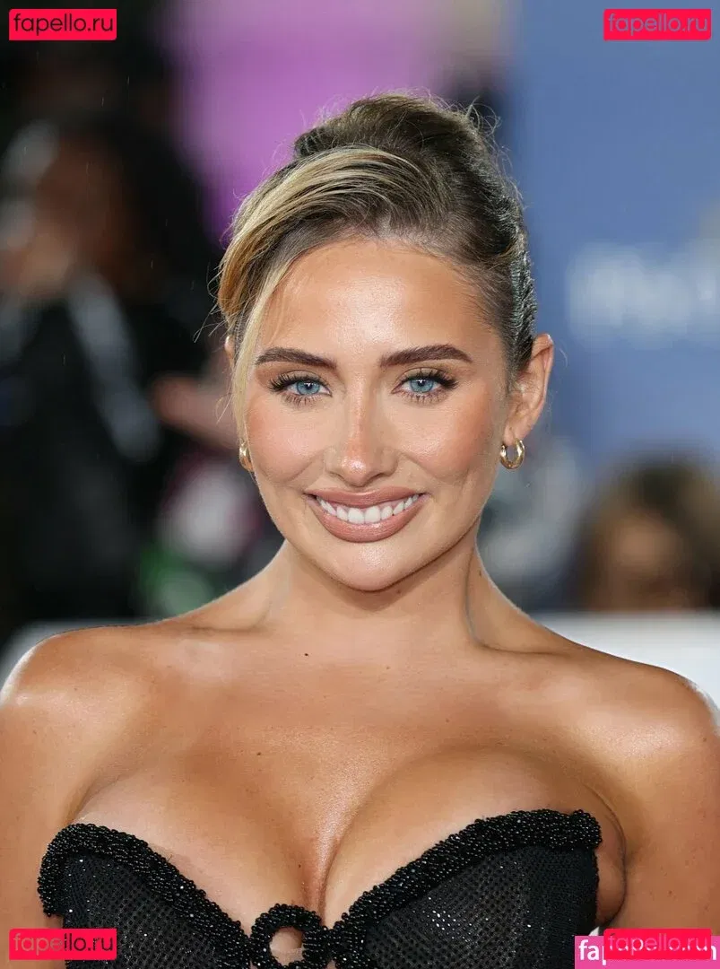 Saffron Barker Onlyfans Photo Gallery 