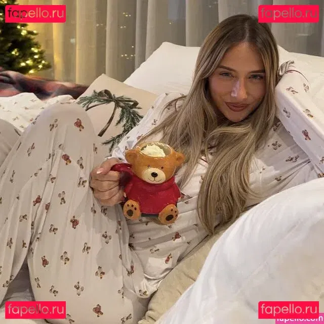 Saffron Barker Onlyfans Photo Gallery 