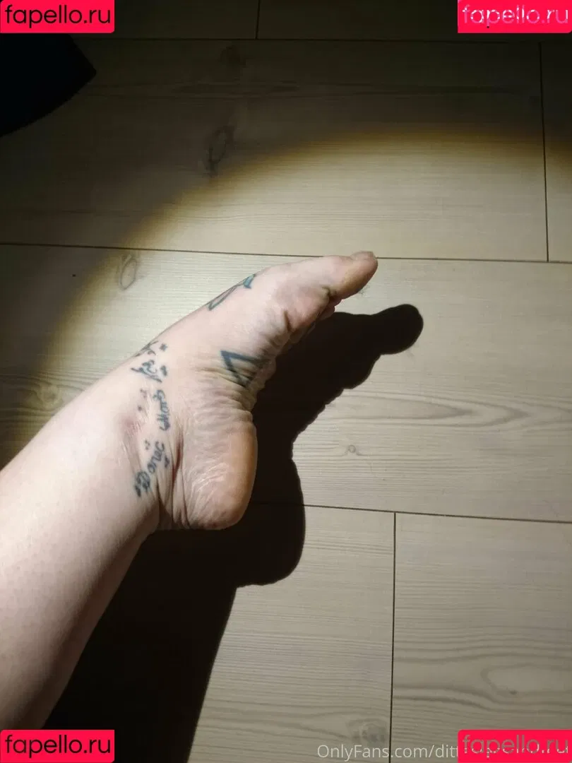 ditteslegsandfeet Onlyfans Photo Gallery 