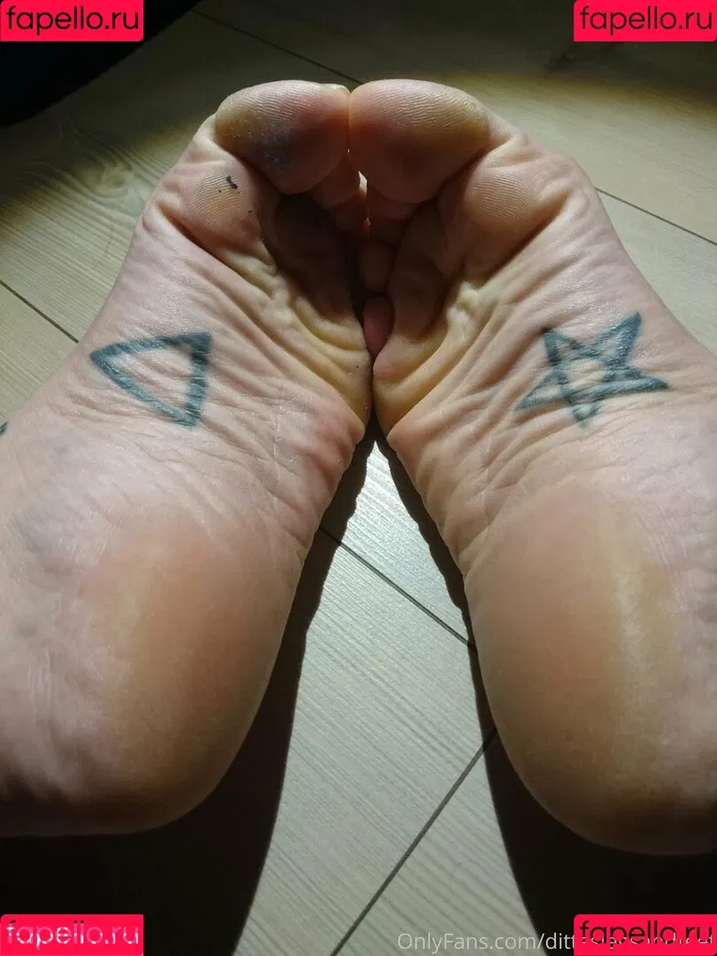 ditteslegsandfeet Onlyfans Photo Gallery 
