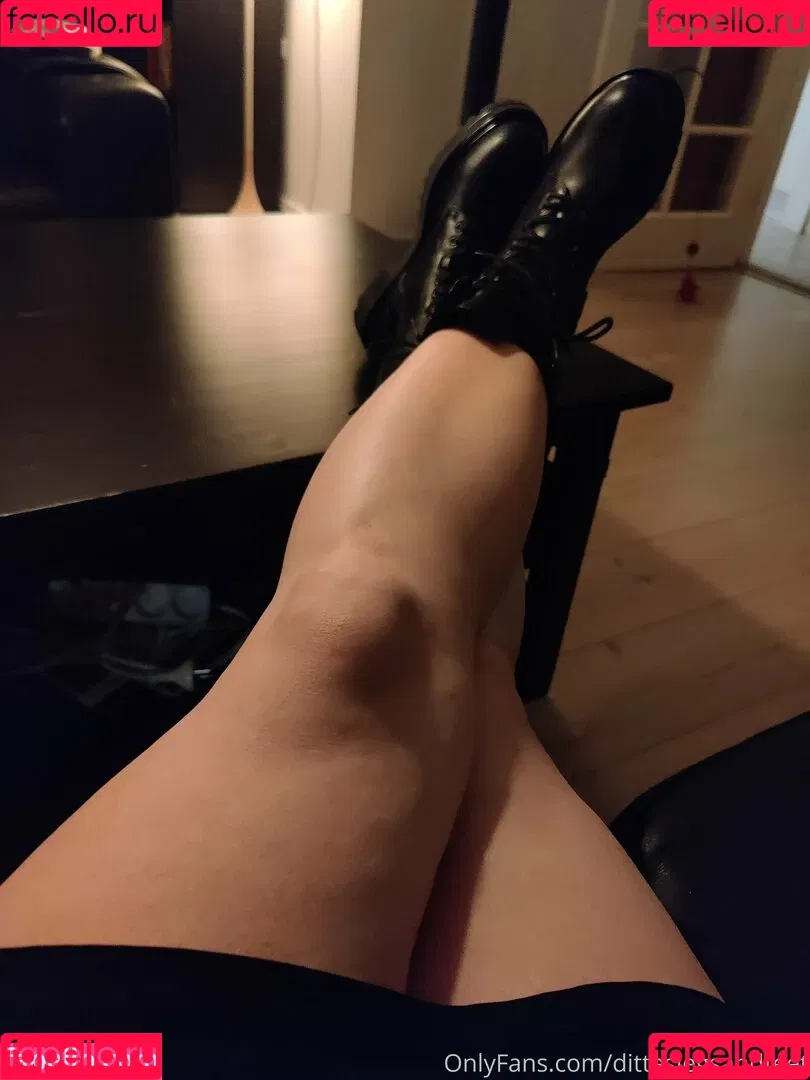 ditteslegsandfeet Onlyfans Photo Gallery 
