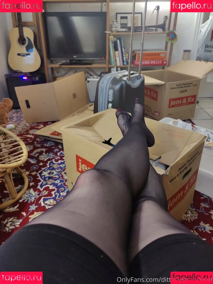 ditteslegsandfeet Onlyfans Photo Gallery 
