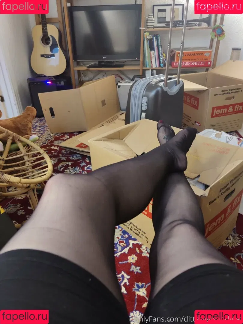 ditteslegsandfeet Onlyfans Photo Gallery 