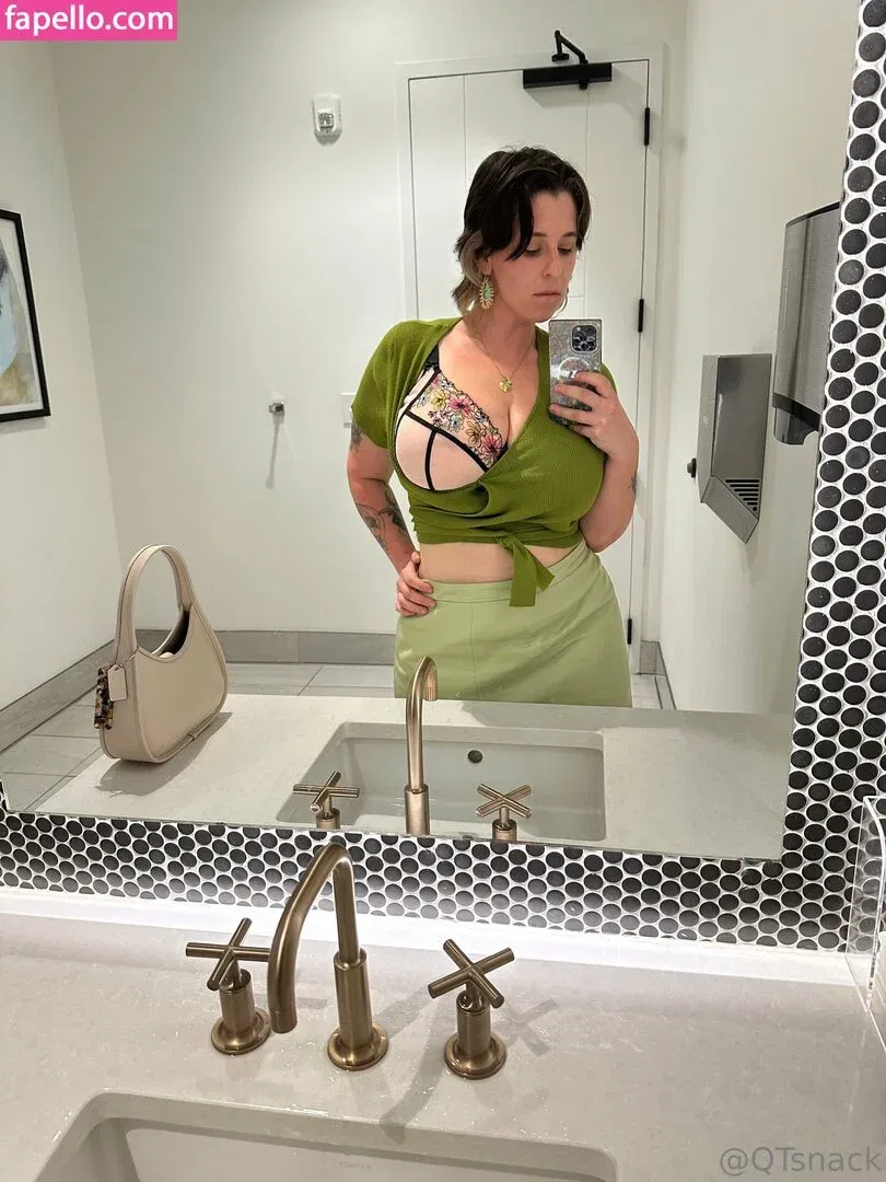 qtsnack Onlyfans Photo Gallery 