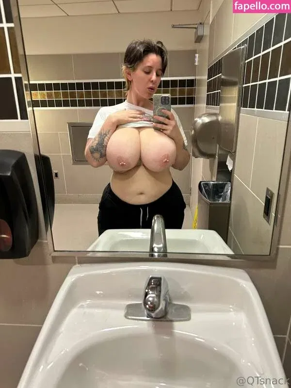 qtsnack Onlyfans Photo Gallery 