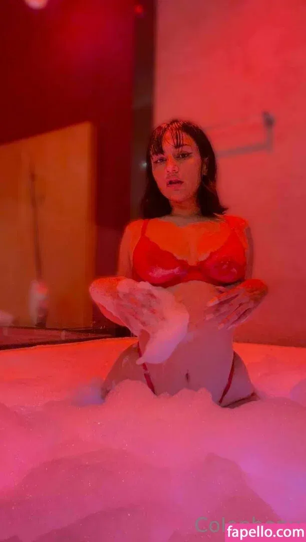 holly.bratty Onlyfans Photo Gallery 