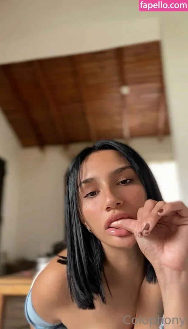 holly.bratty Onlyfans Photo Gallery 