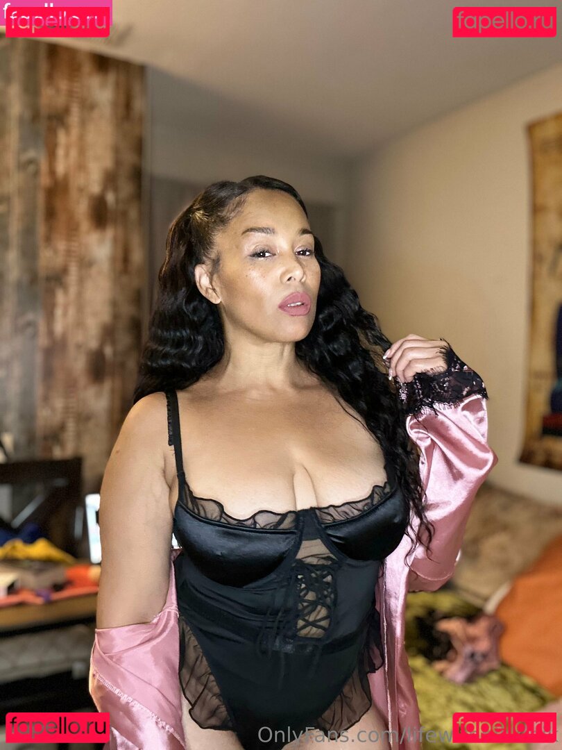 lifewithnikkinik Nude Onlyfans Photo 6