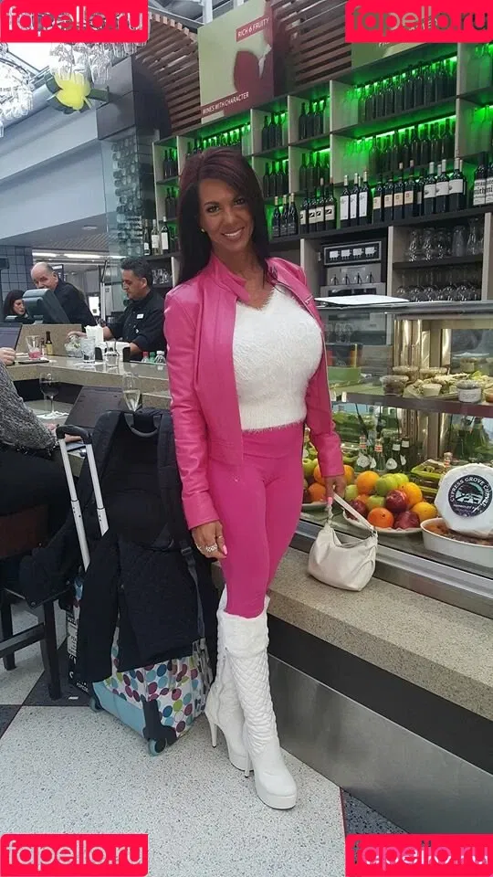Linda Steele Onlyfans Photo Gallery 